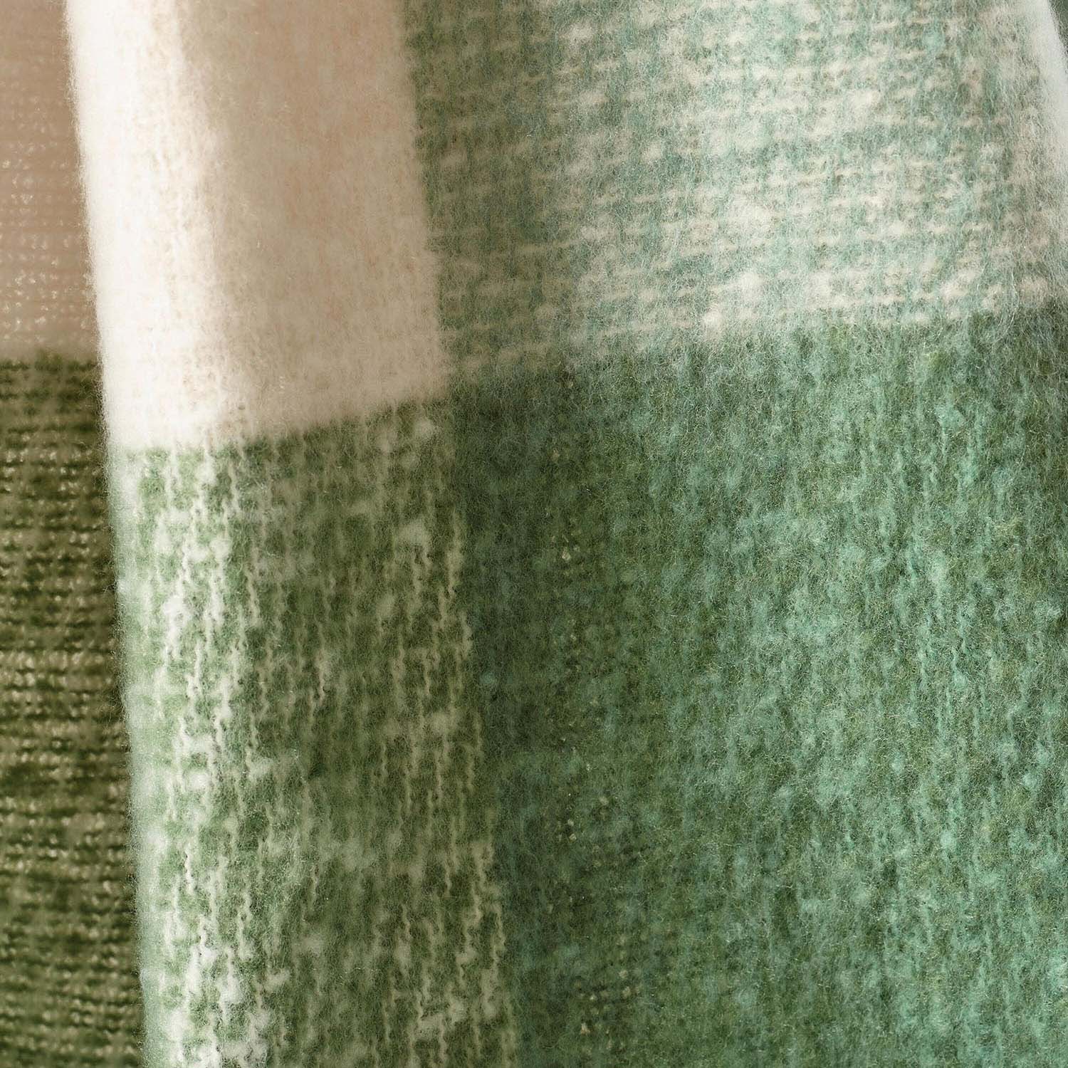 59009_green_C01_0925 59009_green_C01_0925