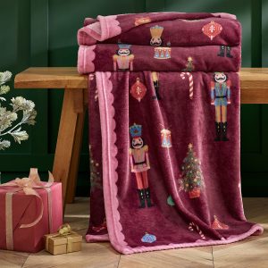 Manta Nutcracker Plum